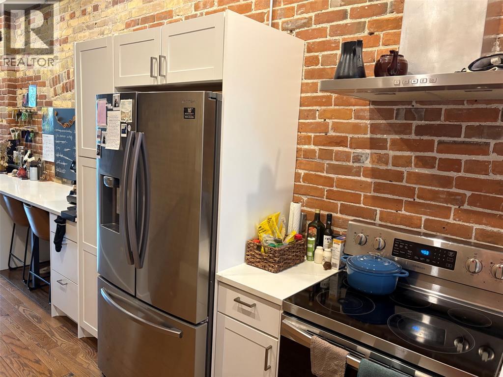 159 Lochiel Street Property Photo 6