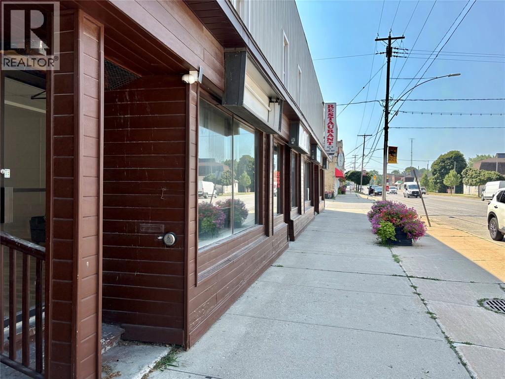 647 Broadway Street Unit# Unit B Property Photo 1