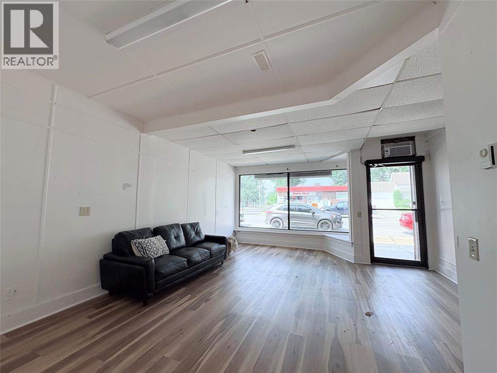 647 Broadway Street Unit# Unit B Property Photo 3