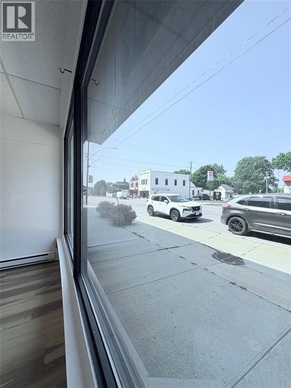 647 Broadway Street Unit# Unit B Property Photo 6