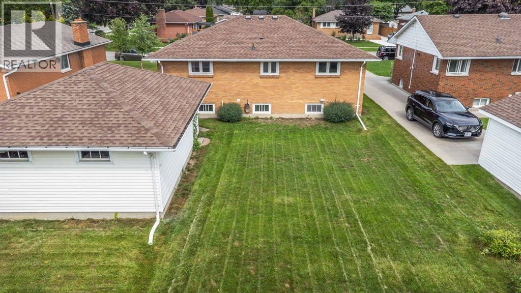279 Cameron Street Property Photo 4