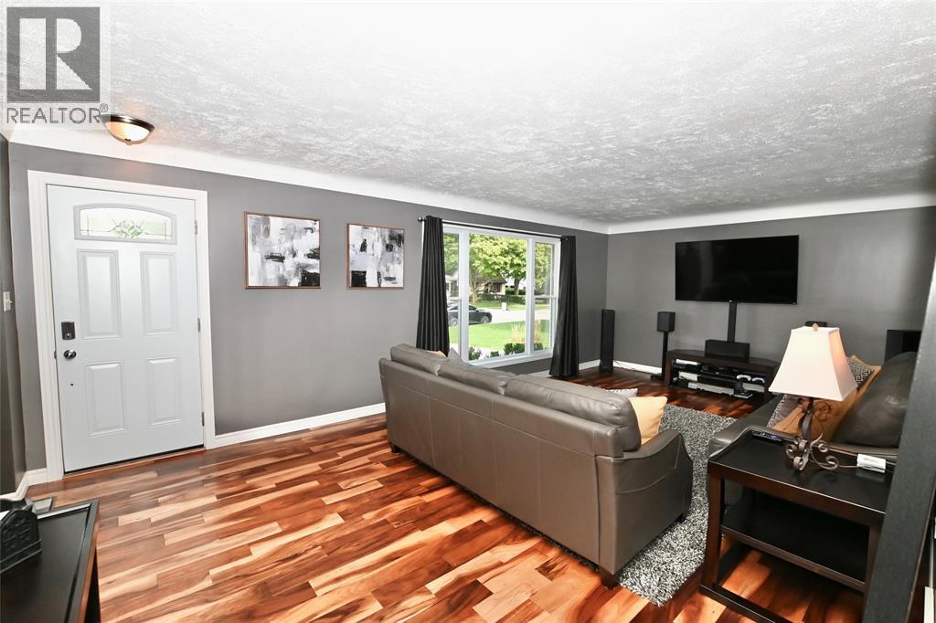 279 Cameron Street Property Photo 11