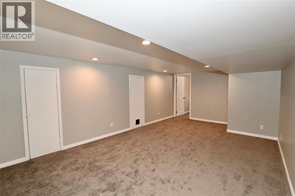 279 Cameron Street Property Photo 25