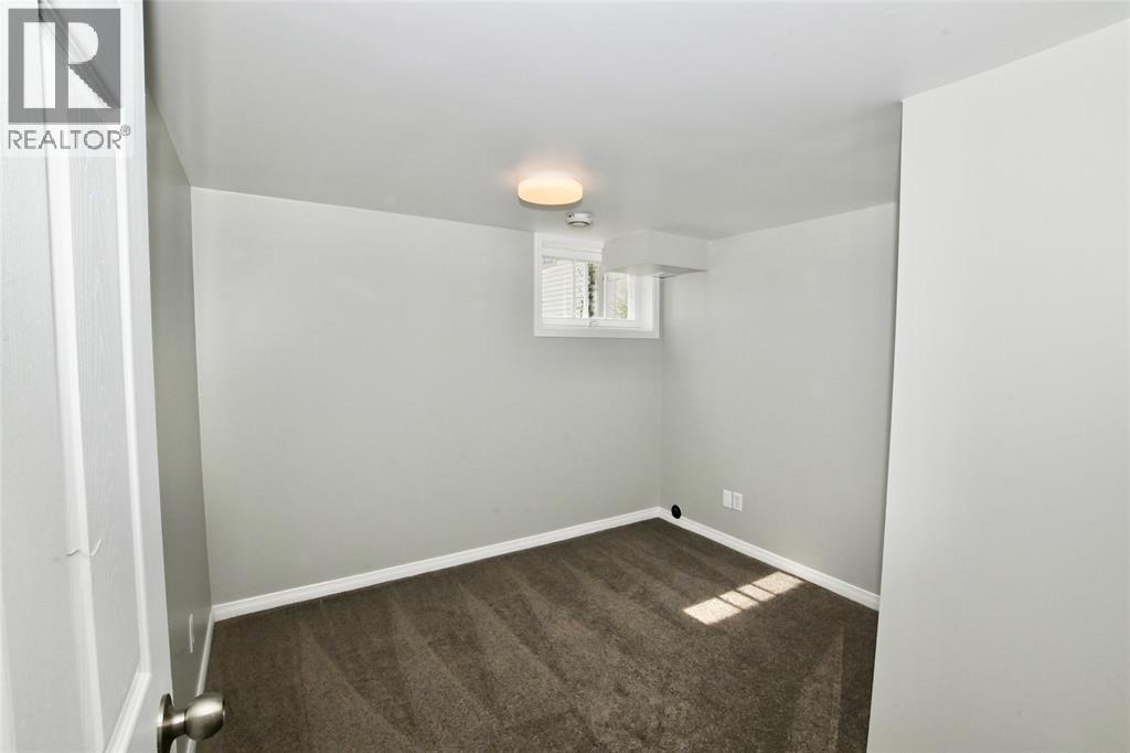 279 Cameron Street Property Photo 32