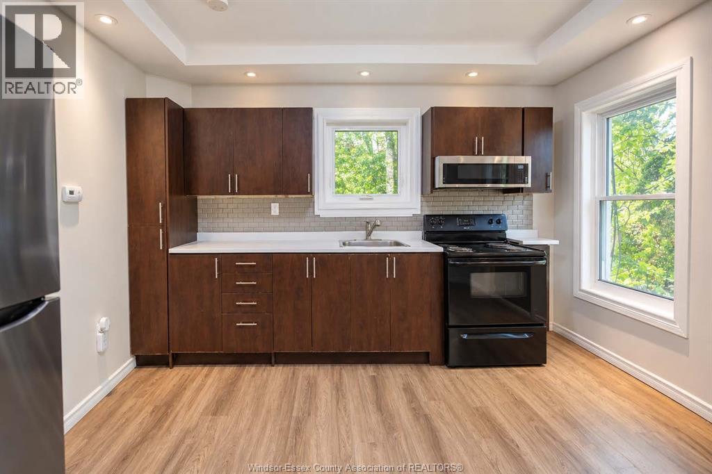359 Mcewan Avenue Property Photo 3
