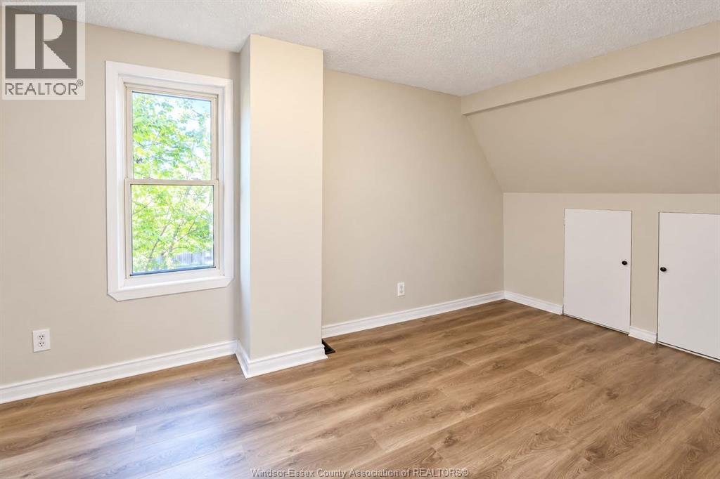 359 Mcewan Avenue Property Photo 4