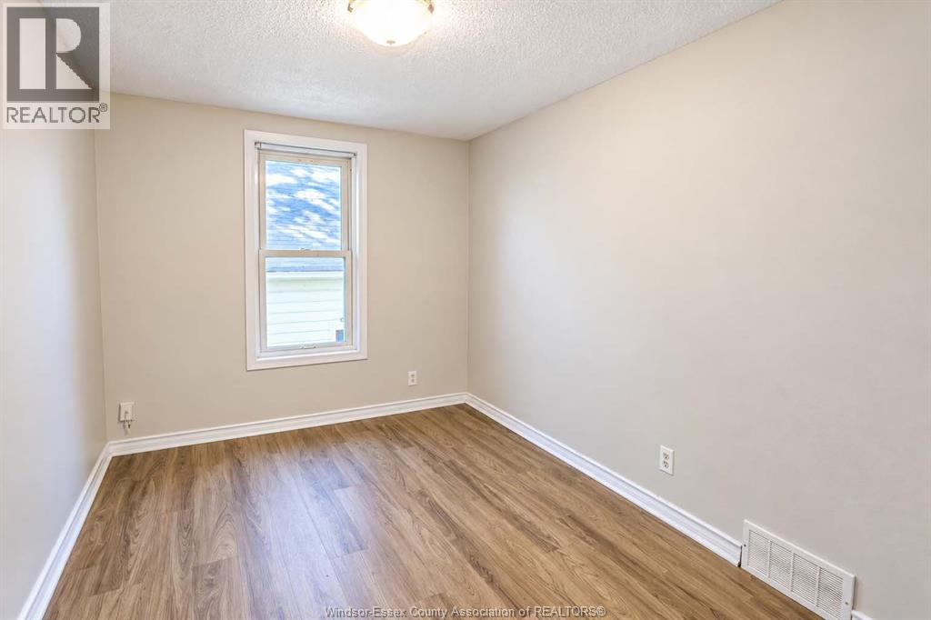 359 Mcewan Avenue Property Photo 6