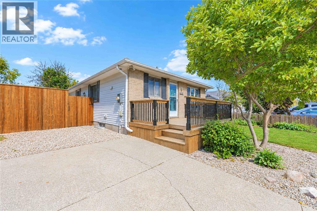 1150 Overlea Crescent Property Photo 1
