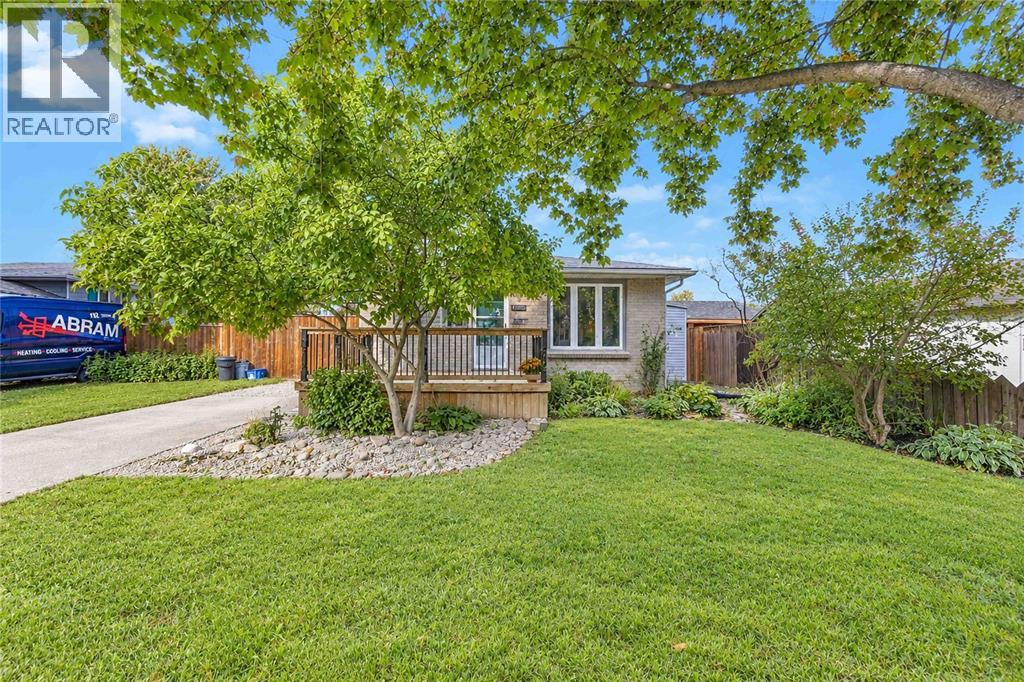 1150 Overlea Crescent Property Photo 2