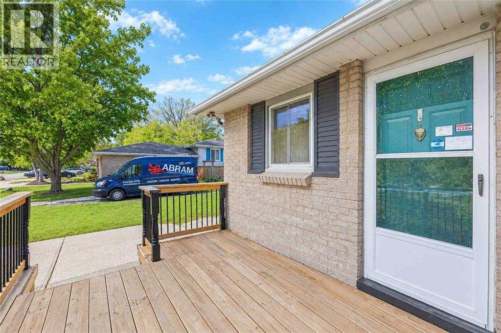 1150 Overlea Crescent Property Photo 3