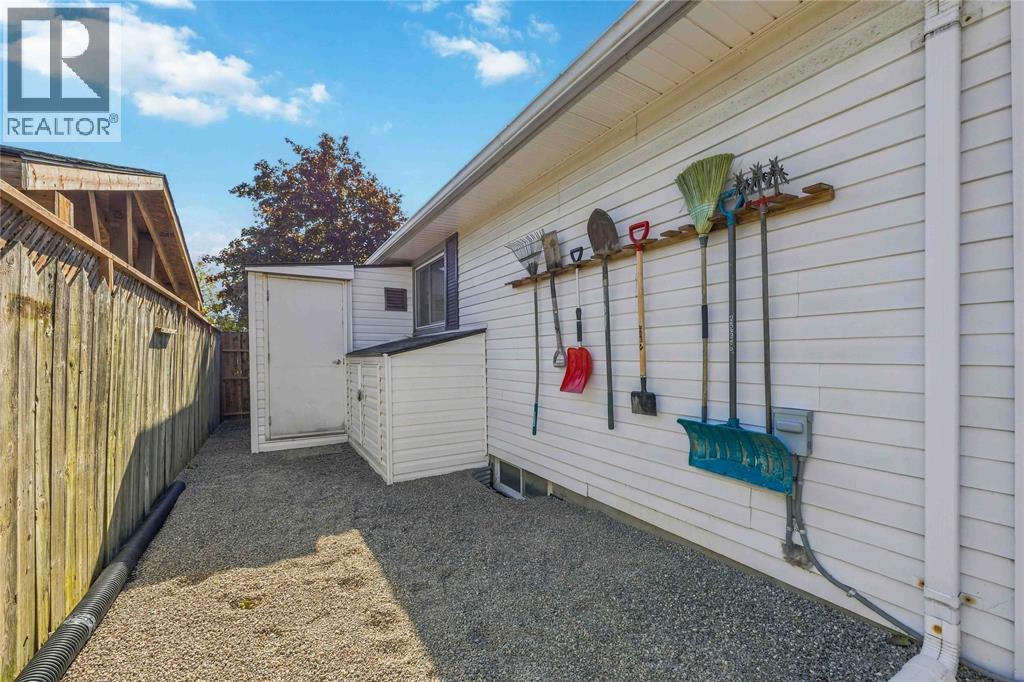 1150 Overlea Crescent Property Photo 28