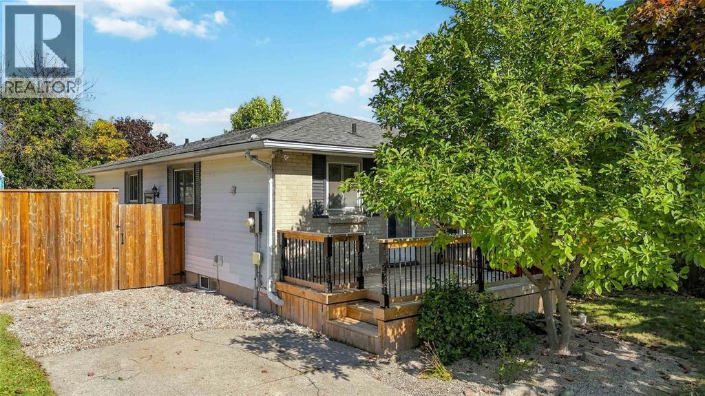 1150 Overlea Crescent Property Photo 32
