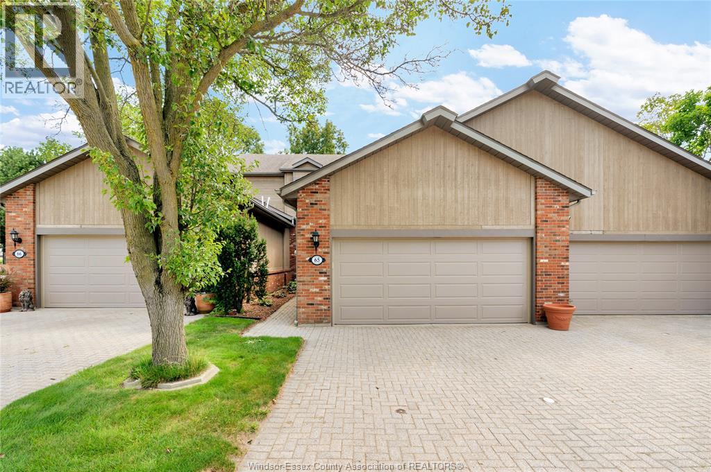 65 FAIRWAY CRESCENT Unit# 4 Property Photo 1