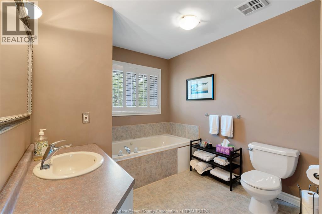 65 Fairway Crescent Unit# 4 Property Photo 16