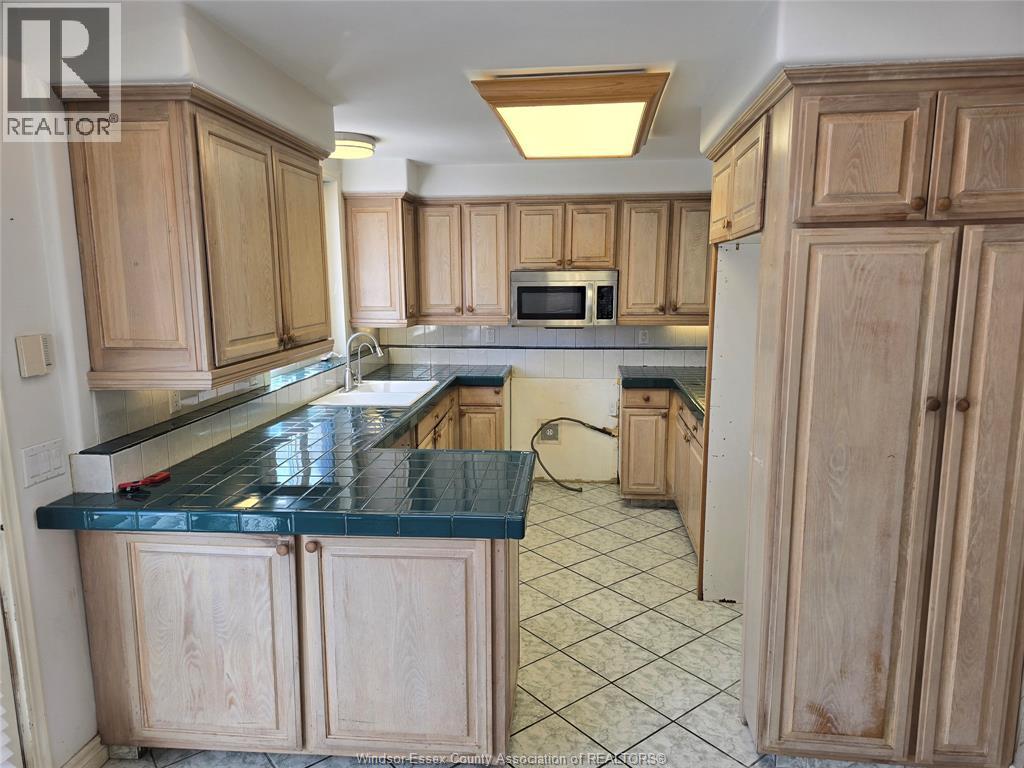 3515 Sandwich Street Property Photo 7