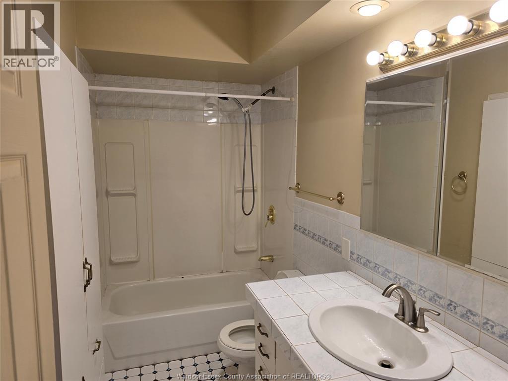 3515 Sandwich Street Property Photo 13