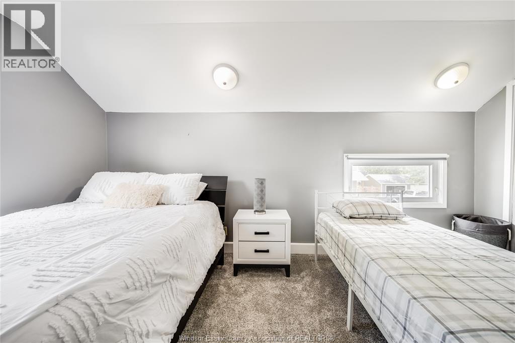 90 Victoria Property Photo 26