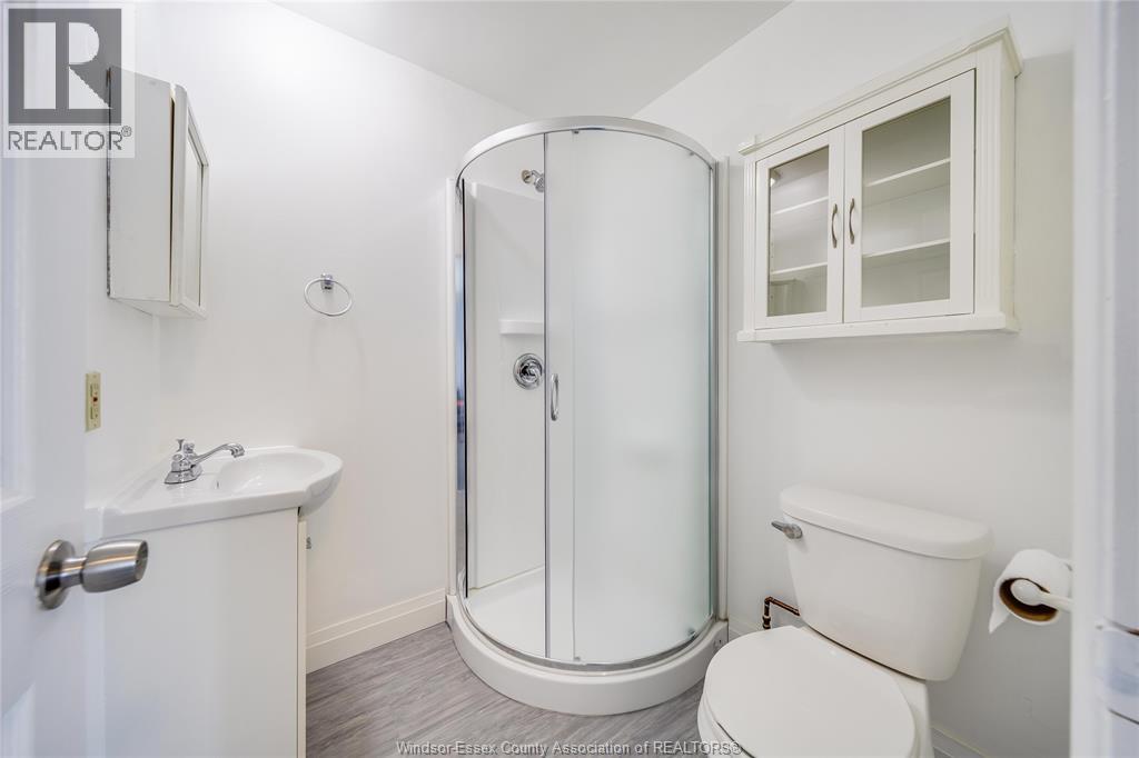 90 Victoria Property Photo 36