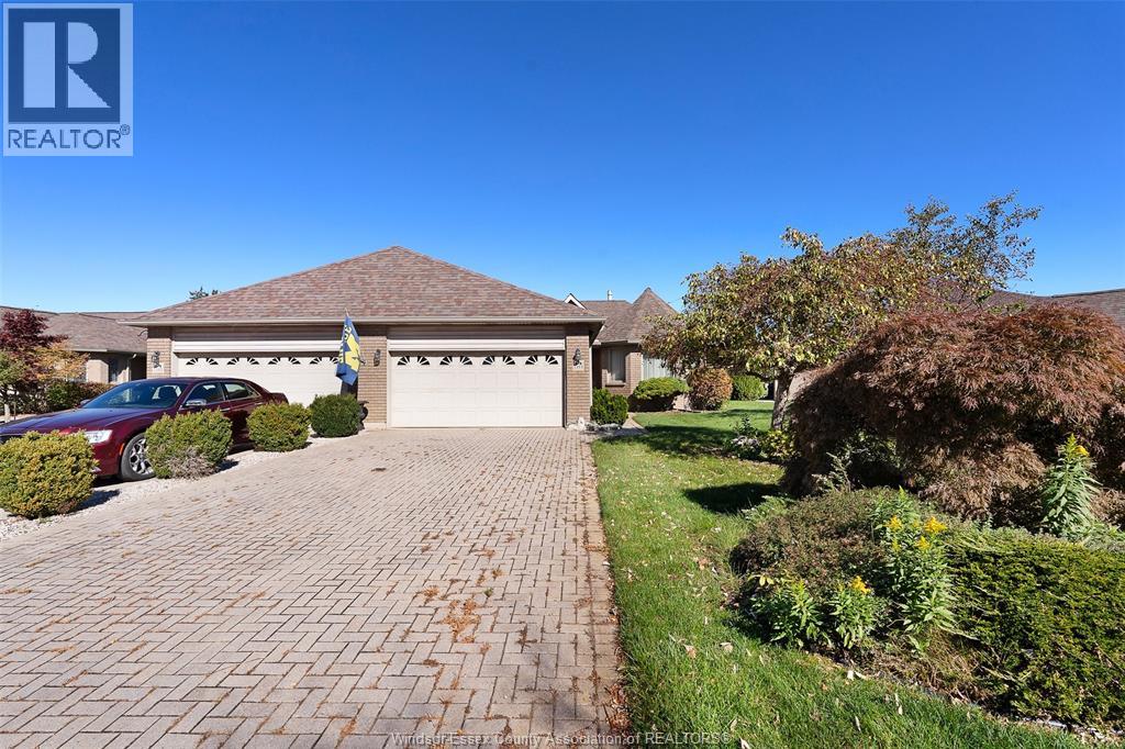 1353 Imperial Crescent Property Photo 3