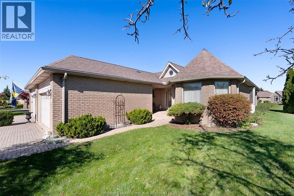 1353 Imperial Crescent Property Photo 5