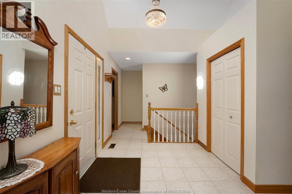 1353 Imperial Crescent Property Photo 8