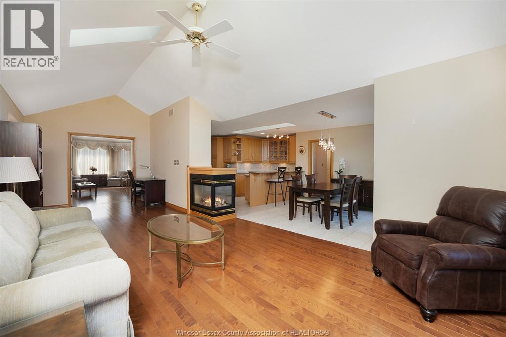 1353 Imperial Crescent Property Photo 13