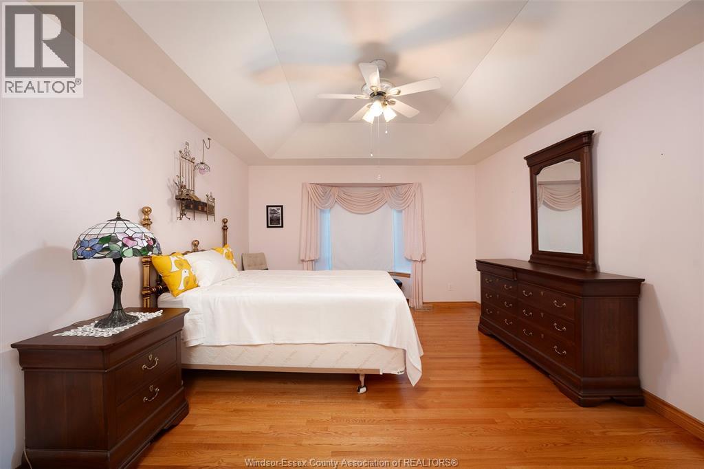 1353 Imperial Crescent Property Photo 19