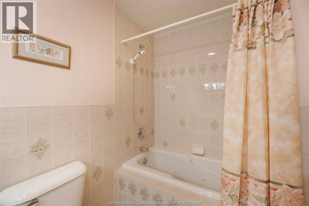 1353 Imperial Crescent Property Photo 23