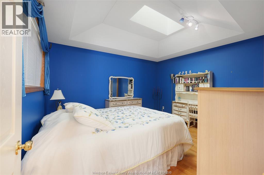 1353 Imperial Crescent Property Photo 24