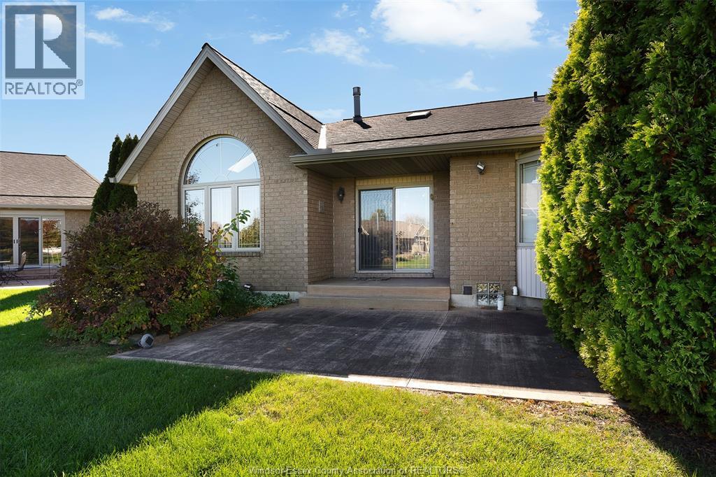 1353 Imperial Crescent Property Photo 33