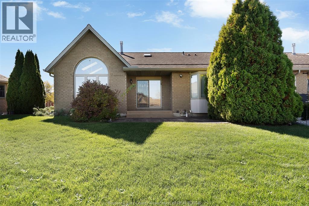 1353 Imperial Crescent Property Photo 34