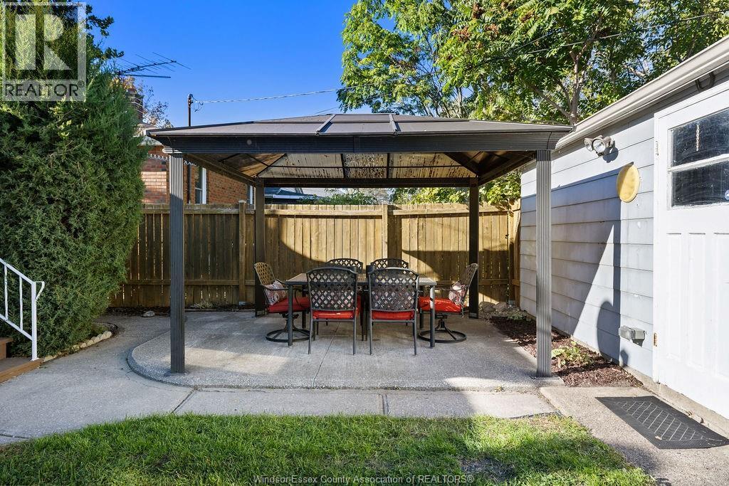 1768 St. Luke Property Photo 15