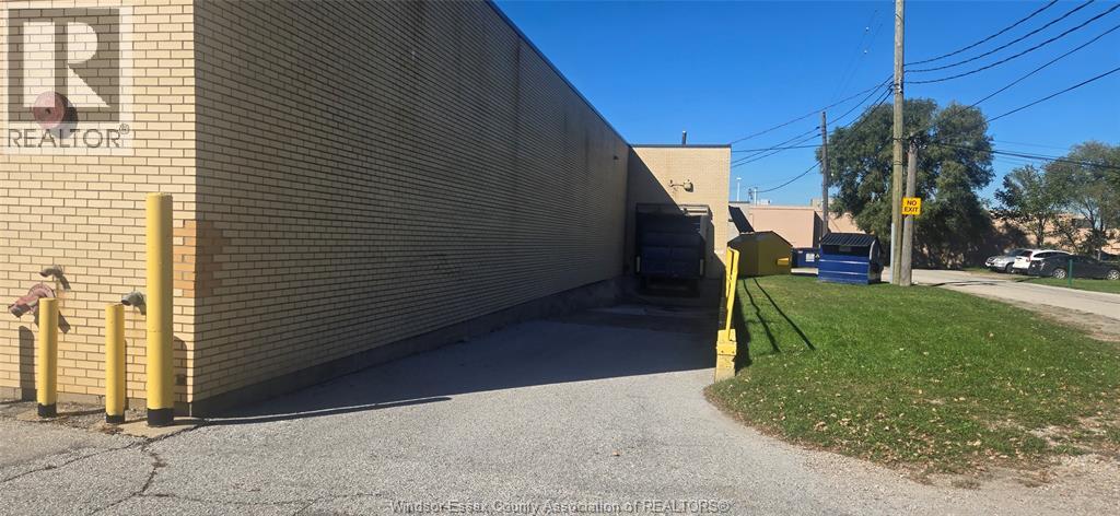 1640 HURON CHURCH ROAD Unit# A010020A BACK Property Photo 1