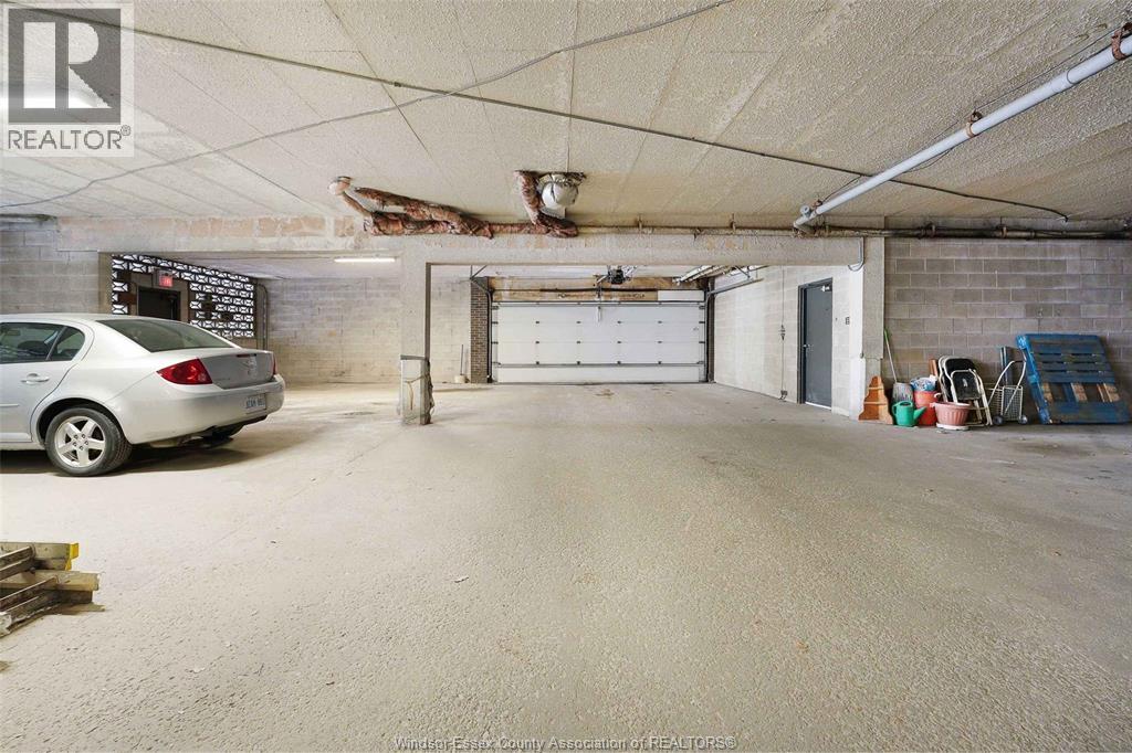 995 Elsmere Property Photo 25