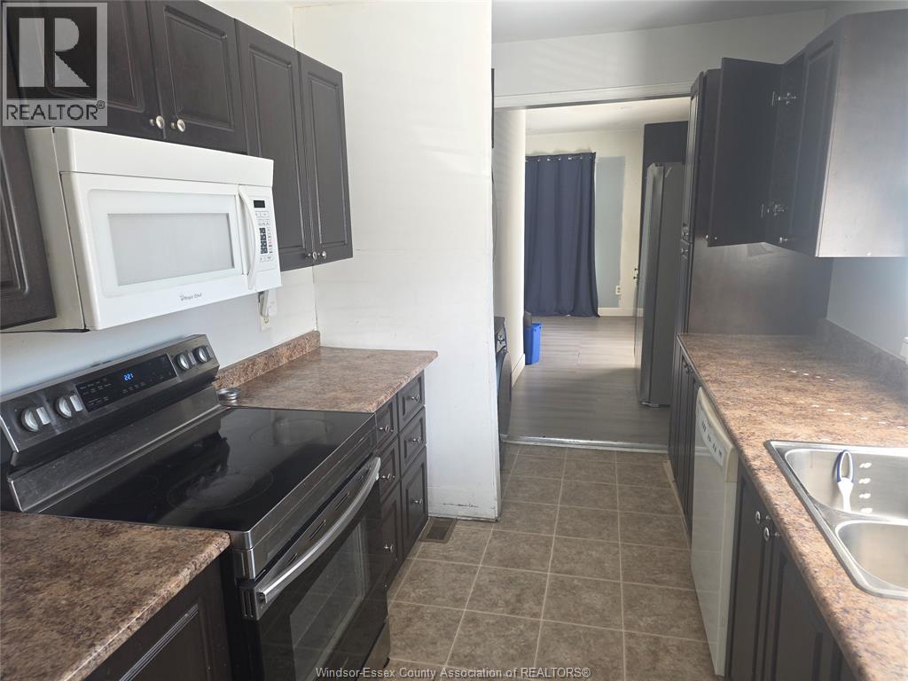 1108 Brock Street Property Photo 2