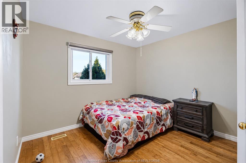 726 Sandison Property Photo 16