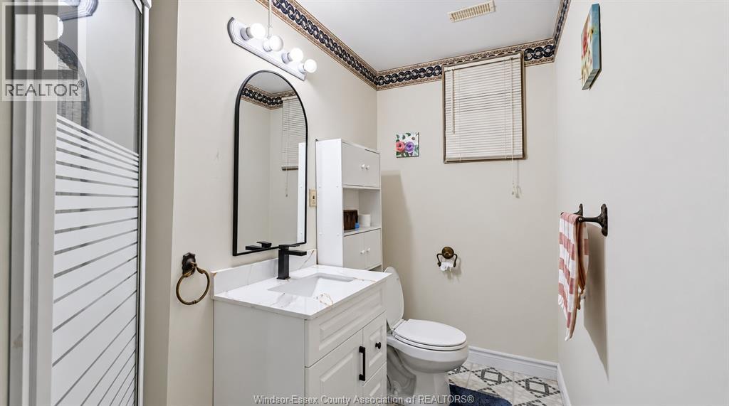 726 Sandison Property Photo 19