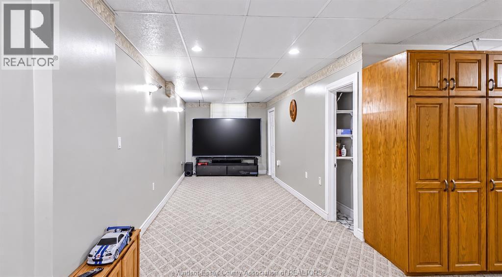 726 Sandison Property Photo 25