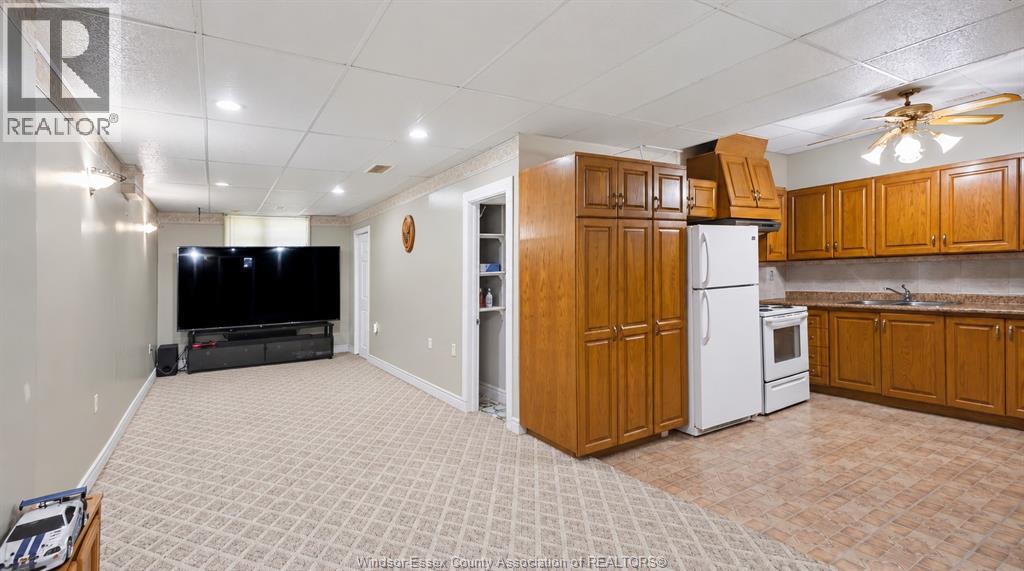726 Sandison Property Photo 26