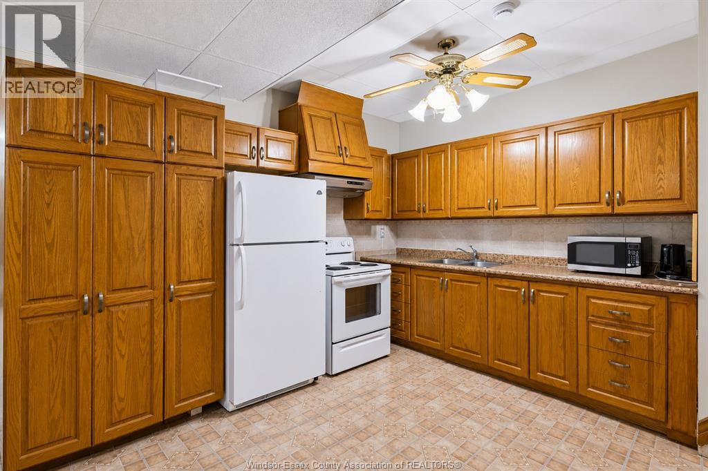 726 Sandison Property Photo 27