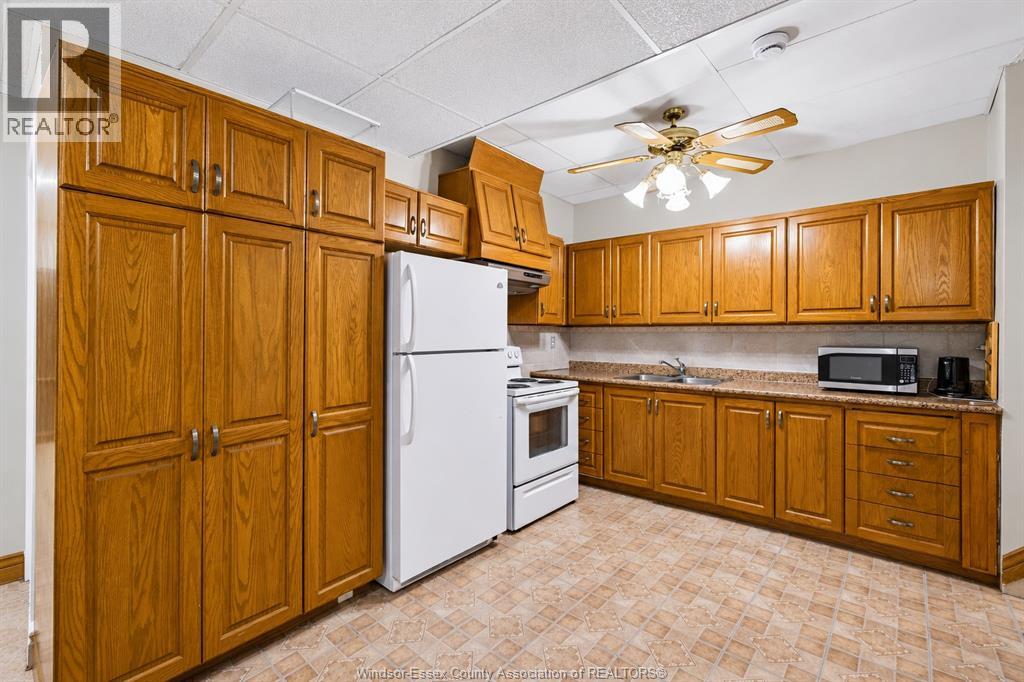 726 Sandison Property Photo 28