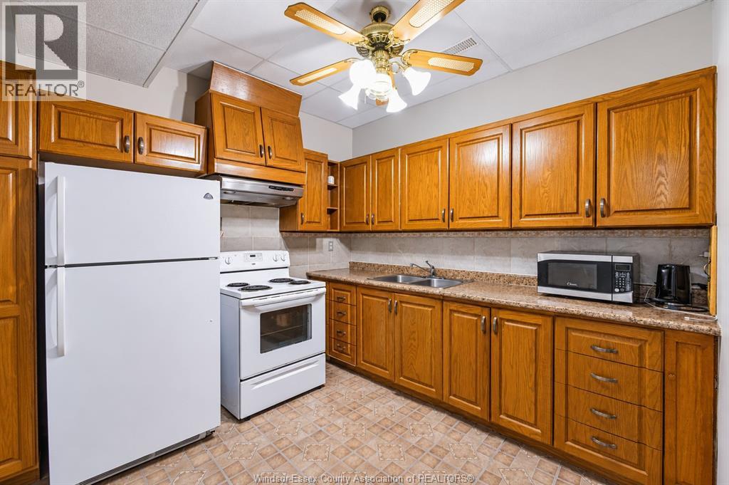 726 Sandison Property Photo 29