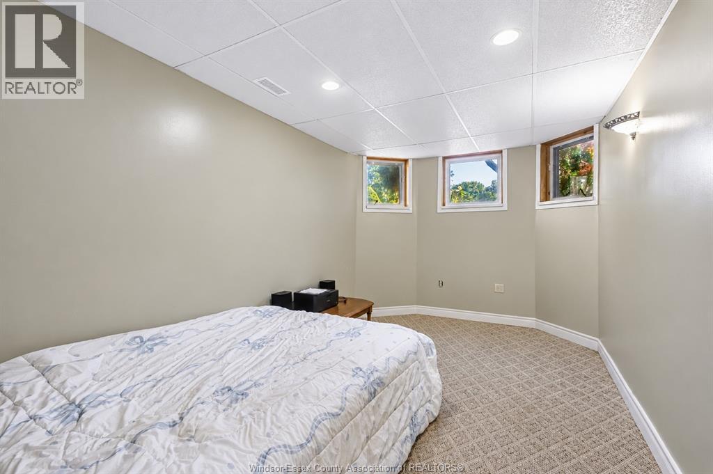 726 Sandison Property Photo 31