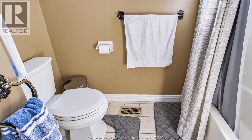 726 Sandison Property Photo 34