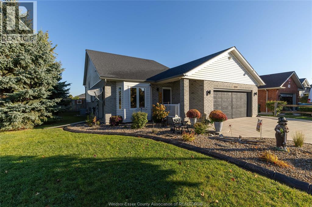 280 Mclellan Property Photo 6