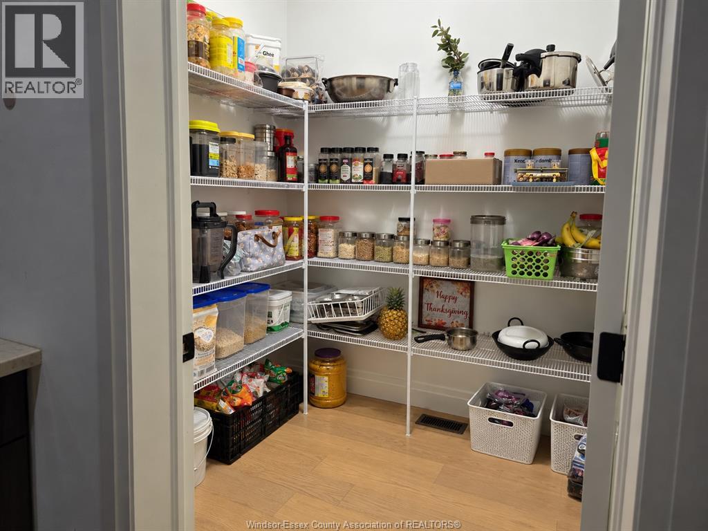 109 Kingsbridge Drive Property Photo 7
