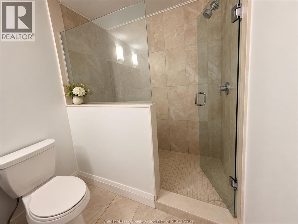 109 Kingsbridge Drive Property Photo 18
