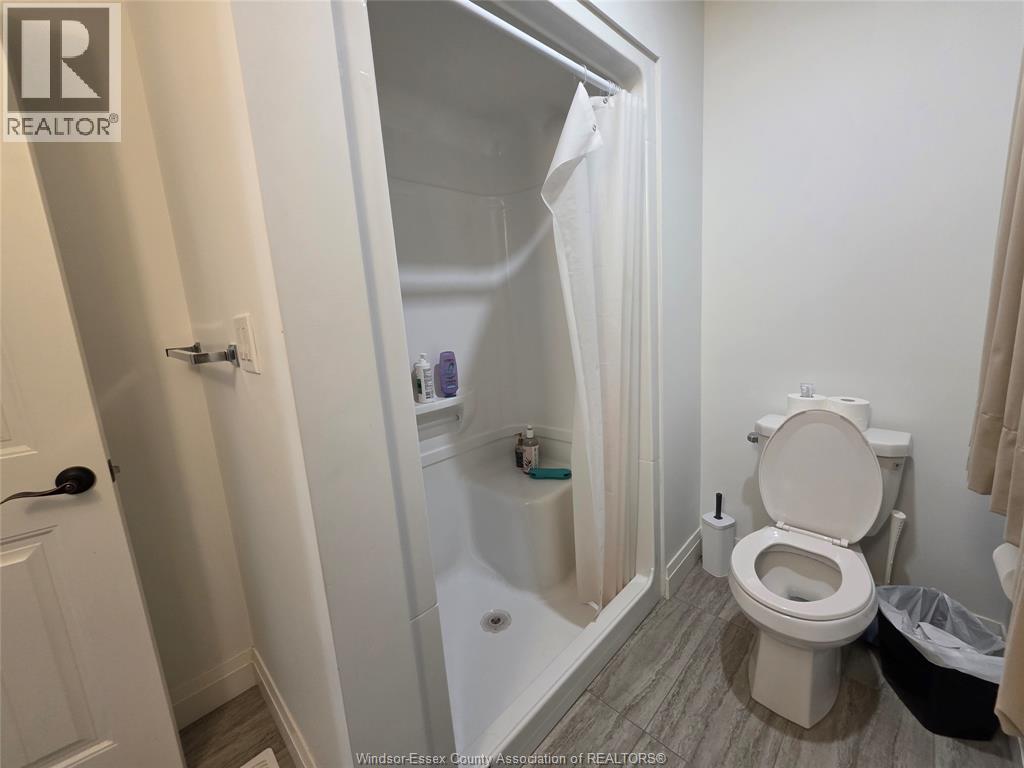 109 Kingsbridge Drive Property Photo 20
