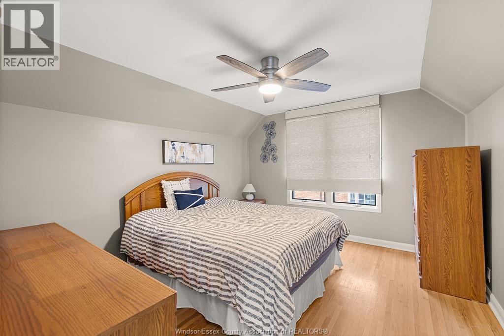 2594 Buckingham Property Photo 18