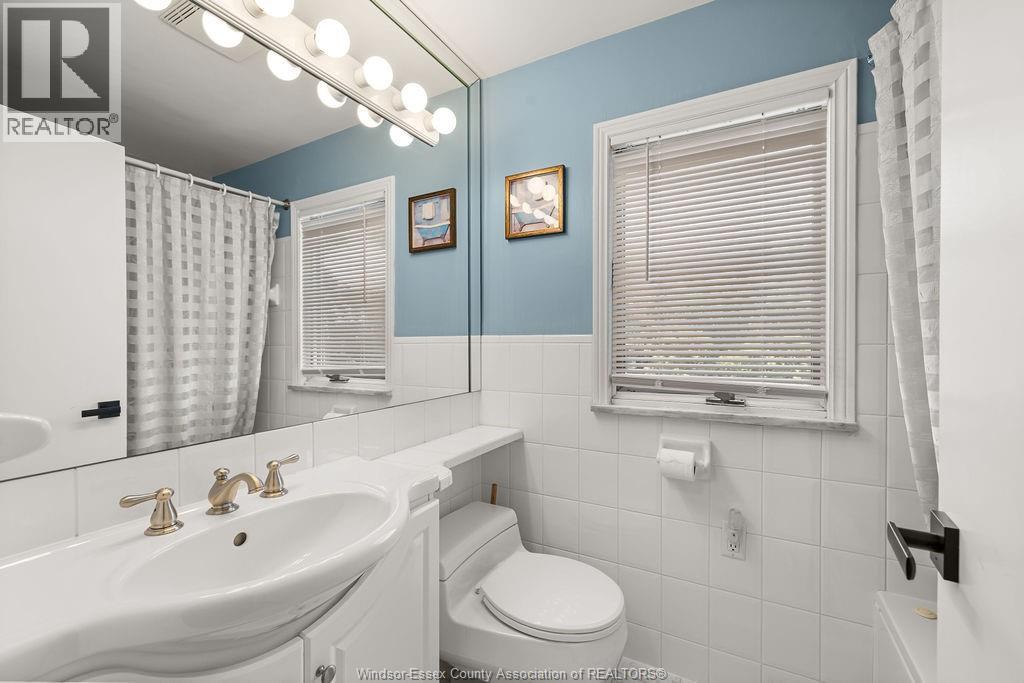 2594 Buckingham Property Photo 19